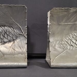 Dell Silver Metal Surface